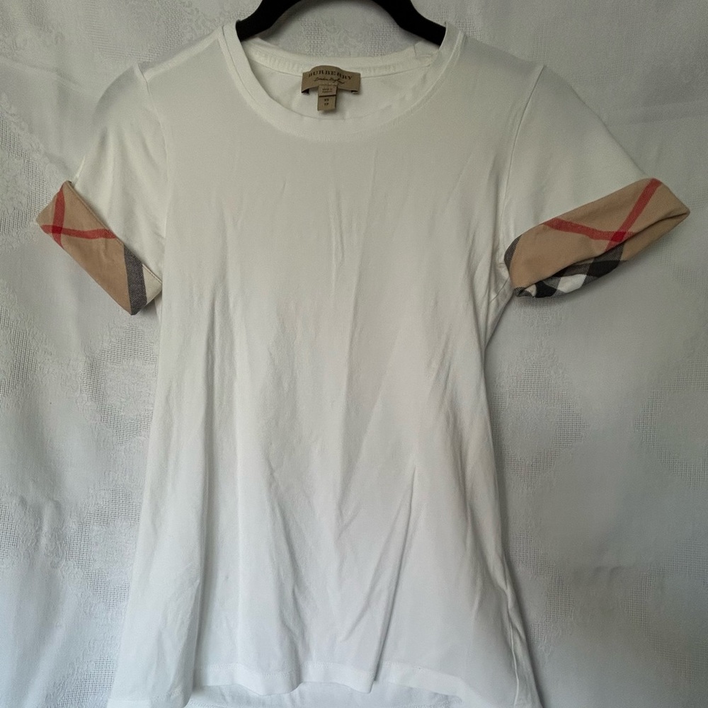 Burberry White T-Shirt with Checkered Sleeves